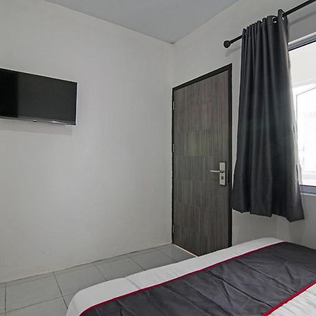 Oyo 92300 Koala House Hotell Pakanbaru Exteriör bild