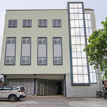 Oyo 92300 Koala House Hotell Pakanbaru Exteriör bild