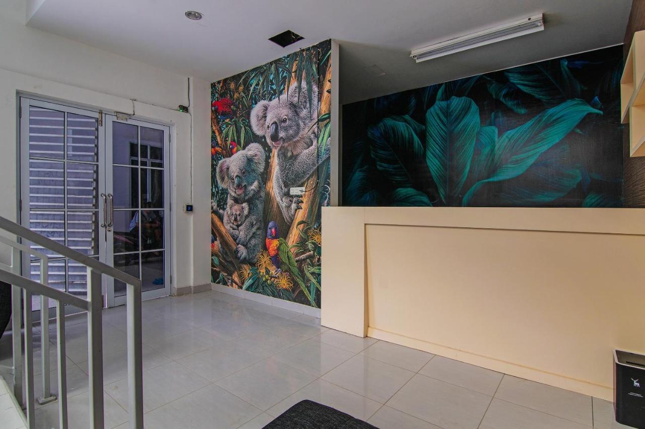 Oyo 92300 Koala House Hotell Pakanbaru Exteriör bild