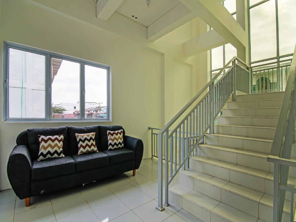 Oyo 92300 Koala House Hotell Pakanbaru Exteriör bild