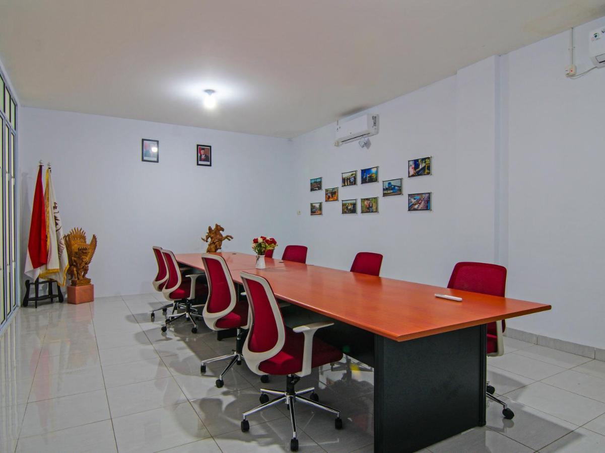 Oyo 92300 Koala House Hotell Pakanbaru Exteriör bild