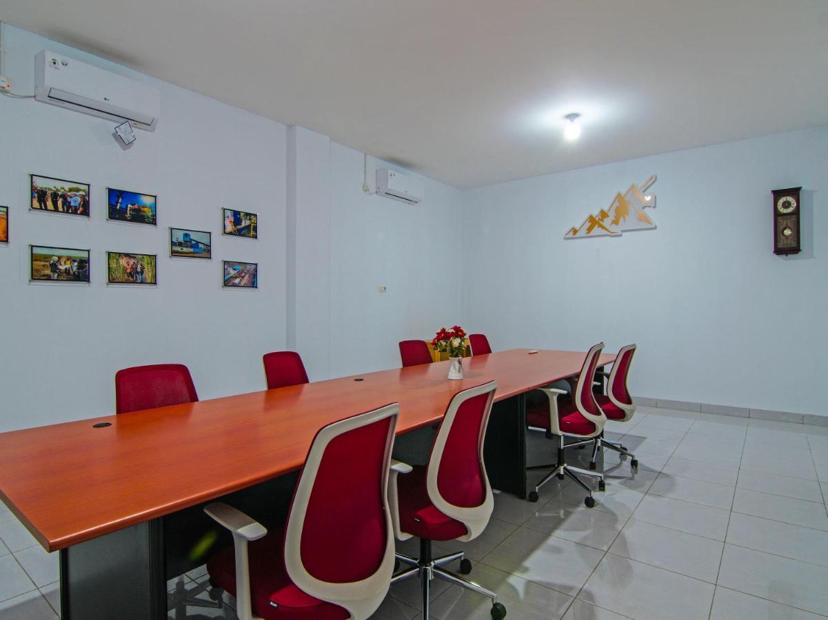 Oyo 92300 Koala House Hotell Pakanbaru Exteriör bild